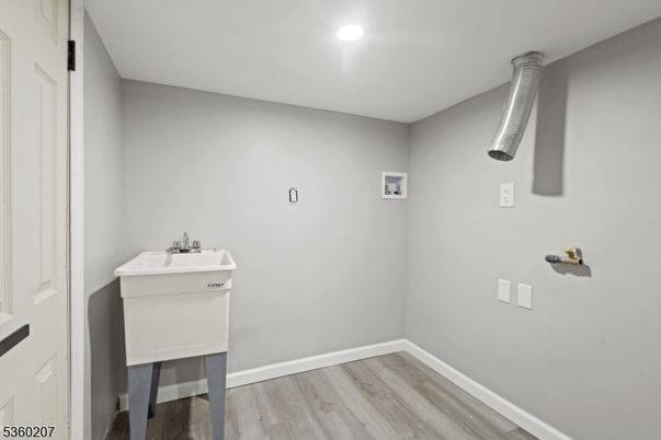 Bathroom, Interior, Recessed Lighting, Wood Texture Flooring
