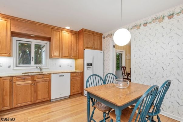 Dining room, Interior, Kitchen, Pendant Lights, Recessed Lighting, Wood Texture Flooring