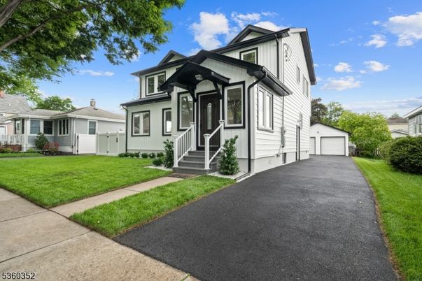 Detached Garage, Exterior, Facade, Queen Anne Victorian