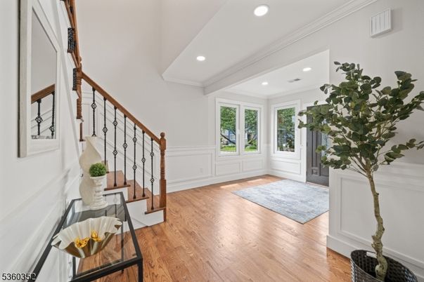 Interior, Recessed Lighting, Wood Texture Flooring