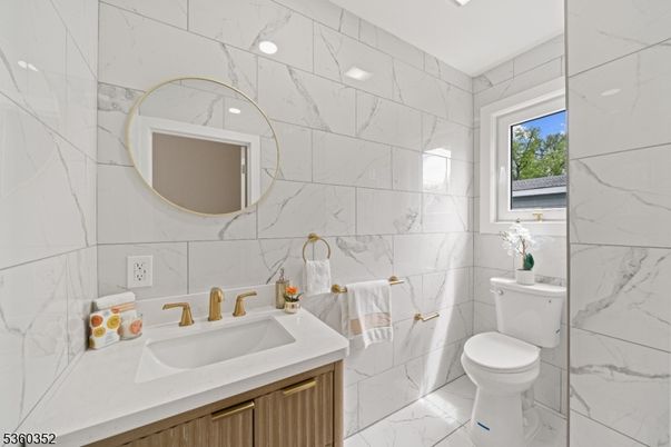 Bathroom, Interior, Marble, Marble Walls