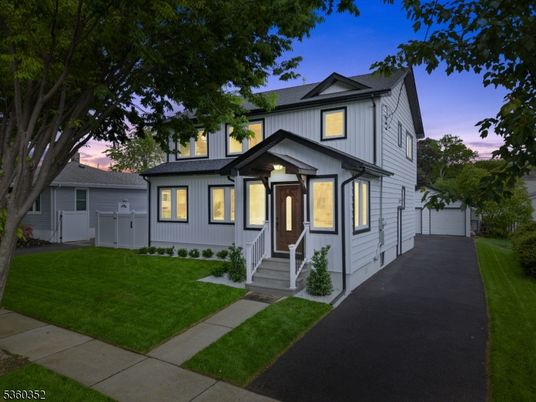 Backyard, Exterior, Facade, Farmhouse