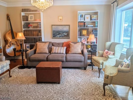 Chandelier, Interior, Living room