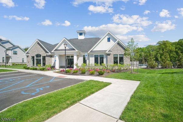 Backyard, Exterior, Facade, Ranch