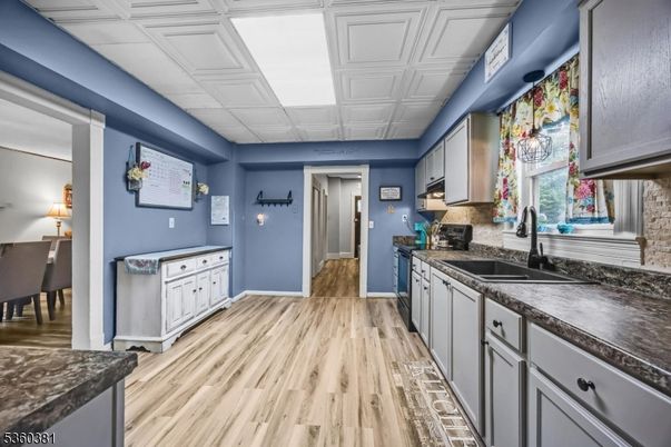 Interior, Kitchen, Wood Texture Flooring
