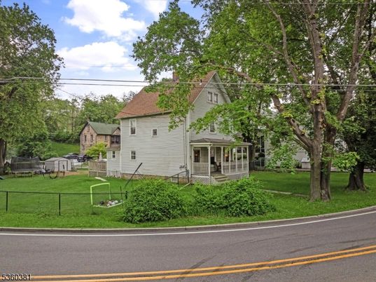 Backyard, Exterior, Facade, Queen Anne Victorian