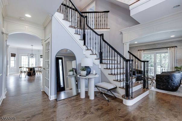 Chandelier, Dining room, Interior, Recessed Lighting, Wood Texture Flooring