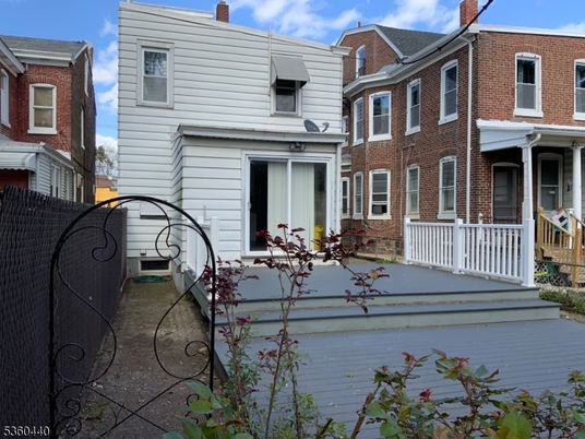 Exterior, Facade, Brick Facade, Rowhouse