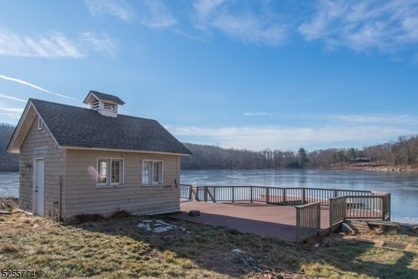 Exterior, Water