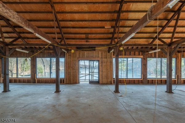 Empty room, Interior, Wooden Beams, Wooden Ceilings, Wooden Walls
