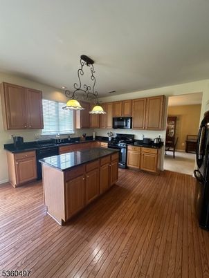 Interior, Kitchen, Pendant Lights, Wood Texture Flooring