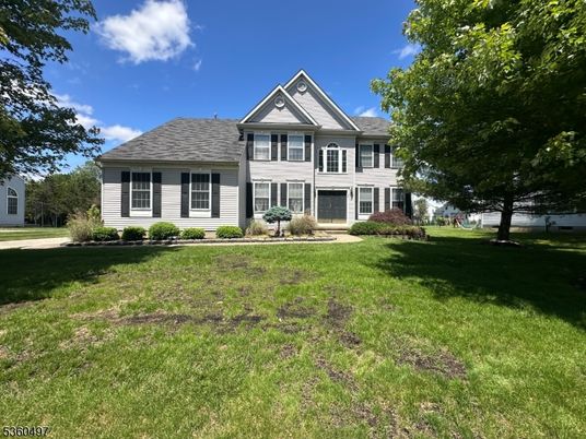 Backyard, Exterior, Facade, Queen Anne Victorian