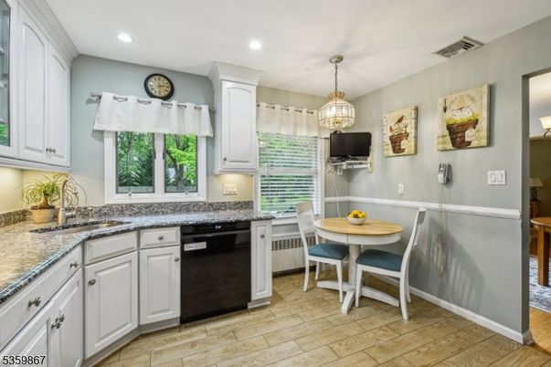 Dining room, Interior, Kitchen, Pendant Lights, Recessed Lighting, Wood Texture Flooring