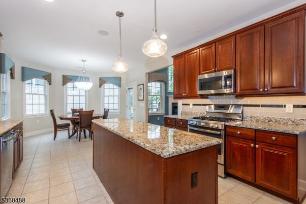 Dining room, Interior, Kitchen, Pendant Lights, Recessed Lighting, Stainless Steel Appliances