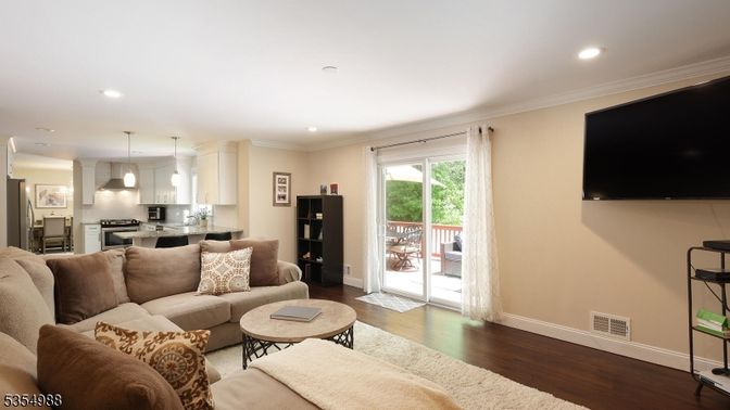 Interior, Kitchen, Living room, Pendant Lights, Recessed Lighting, Stainless Steel Appliances, Wood Texture Flooring