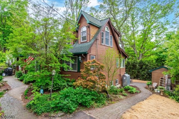 Exterior, Facade, Brick Facade, Log Home