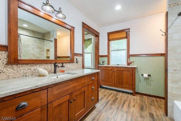 Bathroom, Interior, Recessed Lighting, Wood Texture Flooring