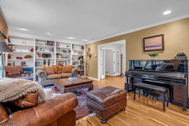Interior, Living room, Piano, Recessed Lighting, Wood Texture Flooring