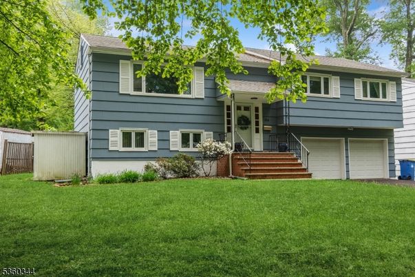 Attached, Exterior, Facade, Raised Ranch