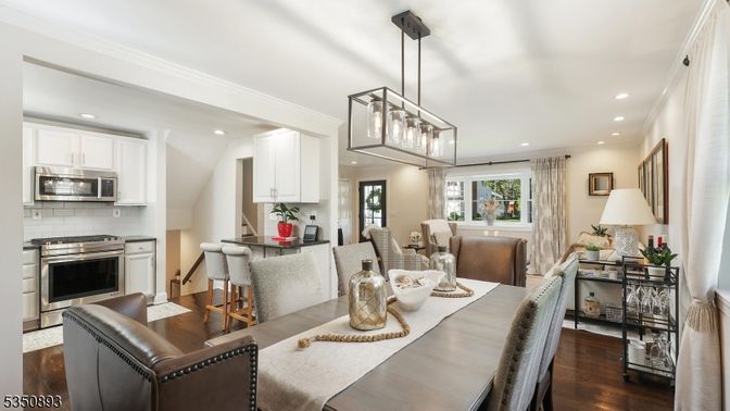 Dining room, Interior, Kitchen, Pendant Lights, Recessed Lighting, Stainless Steel Appliances, Wood Texture Flooring