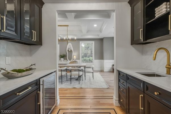 Dining room, Interior, Kitchen, Pendant Lights, Recessed Lighting, Wood Texture Flooring
