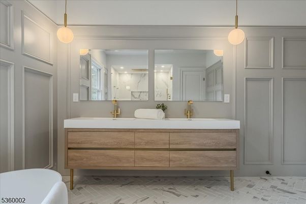 Bathroom, Dual Sink Vanities, Free Standing Baths, Interior, Pendant Lights, Recessed Lighting