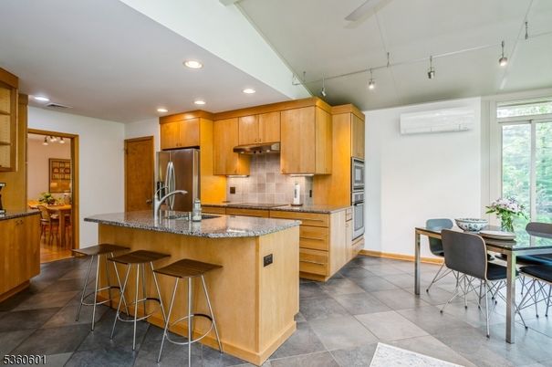 Dining room, Interior, Kitchen, Recessed Lighting, Stainless Steel Appliances