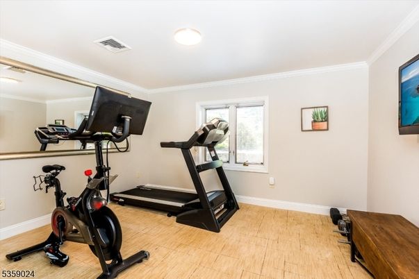 Fitness Equipment, Interior, Recessed Lighting, Wood Texture Flooring