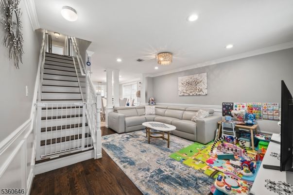 Interior, Living room, Recessed Lighting, Wood Texture Flooring