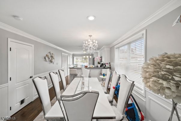 Chandelier, Dining room, Interior, Recessed Lighting, Wood Texture Flooring
