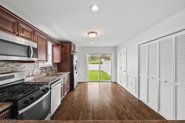 Interior, Kitchen, Recessed Lighting, Wood Texture Flooring