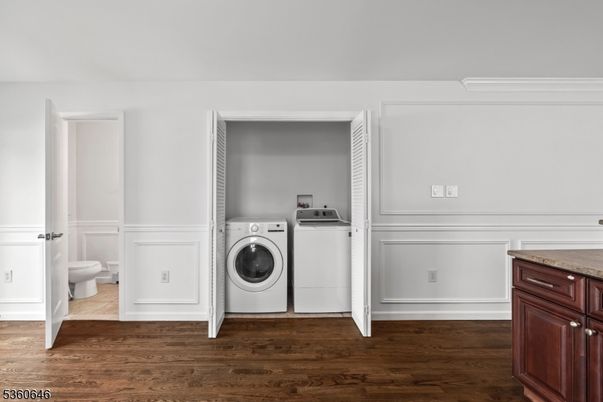 Interior, Utility Closets, Washer, Wood Texture Flooring