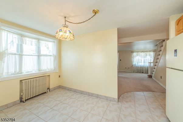 Empty room, Interior, Pendant Lights