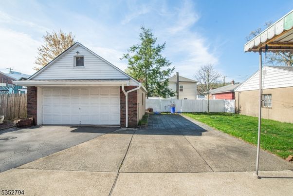 Detached Garage, Exterior