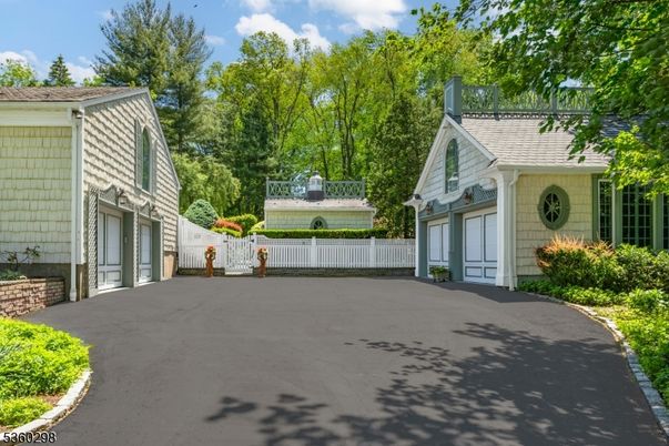 Detached Garage, Exterior