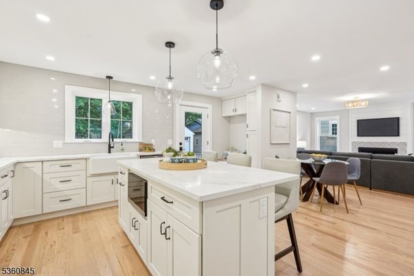 Dining room, Interior, Kitchen, Pendant Lights, Recessed Lighting, Wood Texture Flooring