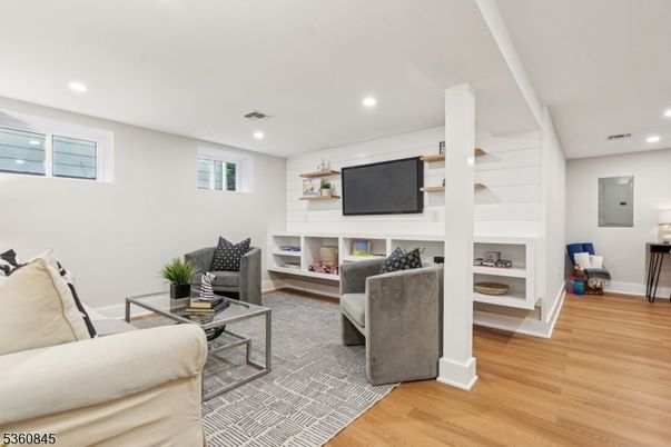 Interior, Living room, Recessed Lighting, Wood Texture Flooring