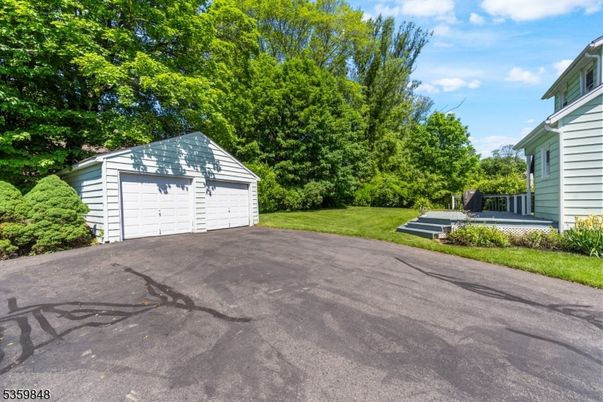 Detached Garage, Exterior
