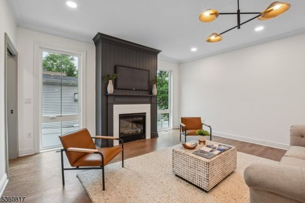 Fireplace, Interior, Living room, Pendant Lights, Recessed Lighting, Wood Texture Flooring