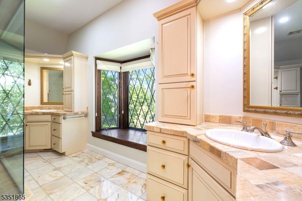 Bathroom, Interior, Recessed Lighting, Tile Countertops
