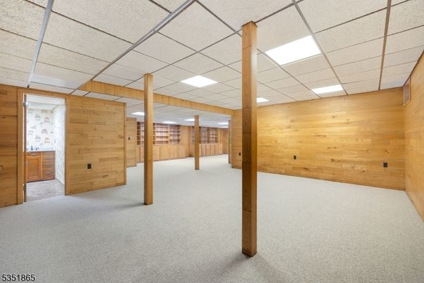 Empty room, Interior, Recessed Lighting, Wooden Walls