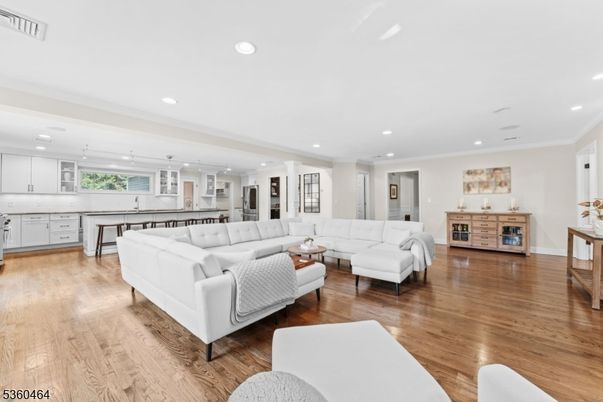 Interior, Kitchen, Living room, Pendant Lights, Recessed Lighting, Wood Texture Flooring