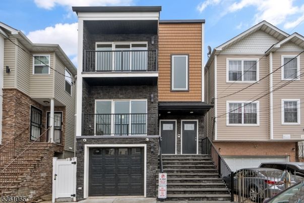 Attached, Exterior, Facade, Brick Facade, Rowhouse