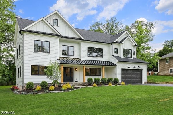 Attached, Exterior, Facade, Farmhouse