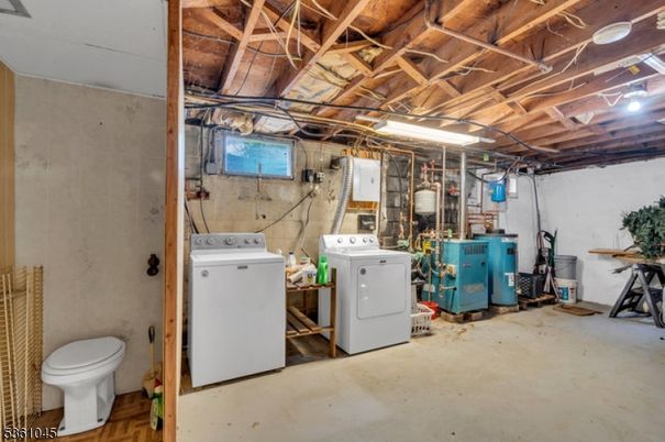 Interior, Washer, Wooden Beams, Wooden Ceilings