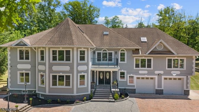 Attached, Exterior, Facade, French Provincial