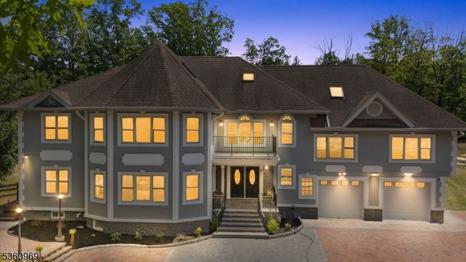 Attached, Exterior, Facade, French Provincial