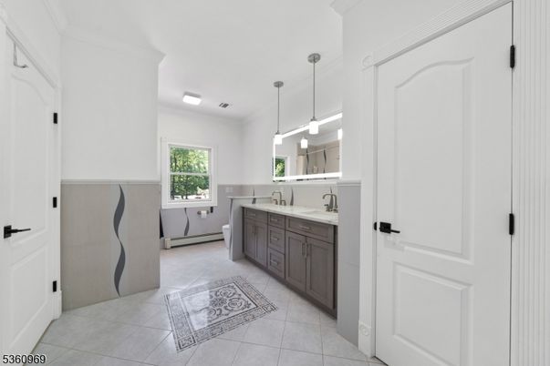 Bathroom, Interior, Pendant Lights