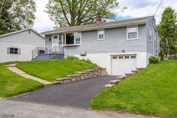 Attached, Exterior, Facade, Raised Ranch