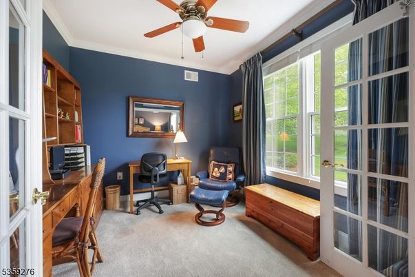 Home Office, Interior